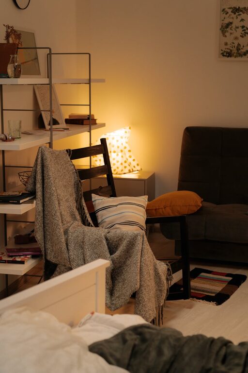 How to Create a Cozy and Inviting Reading Nook in Your Home